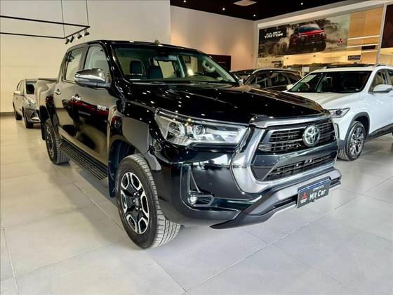 TOYOTA HILUX 2.8 D-4D TURBO DIESEL CD SRX 4X4 AUTOMÁTICO